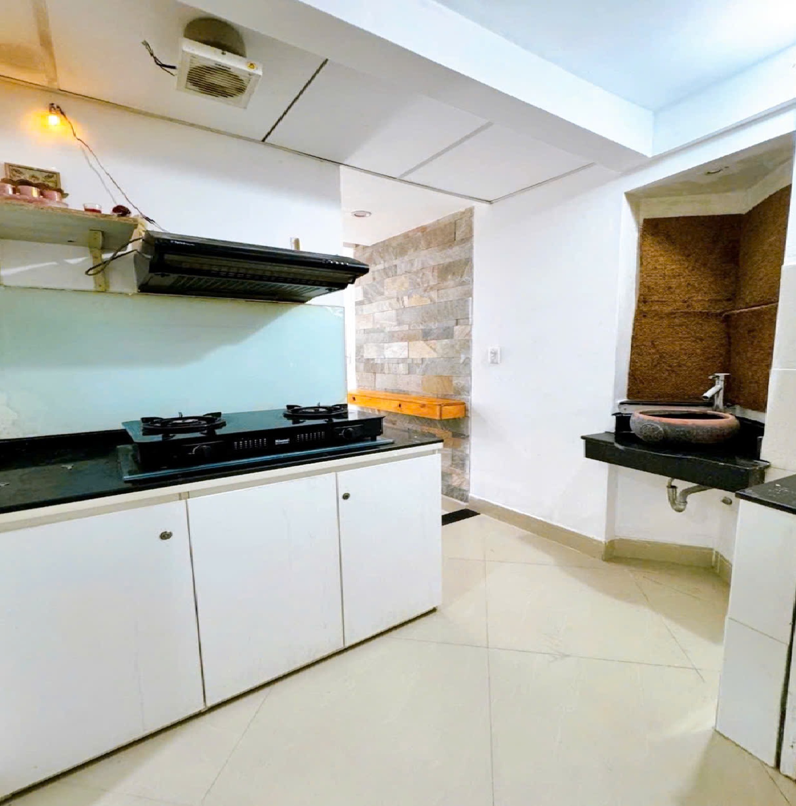 Bán nhà hẻm Bành Văn Trân, QUẬN TÂN BÌNH, gần Cách Mạng Tháng Tám, DT 56 m2, Giá 4.2 tỷ - Ảnh 2